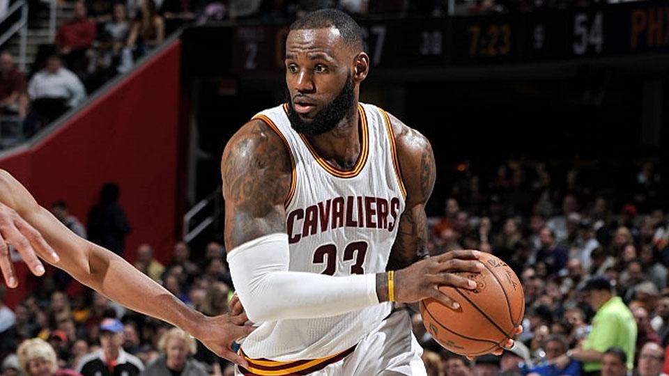 LeBron James saat bermain untuk Cleveland Cavaliers. - INDOSPORT